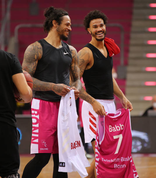 以及对年轻 以及对年轻