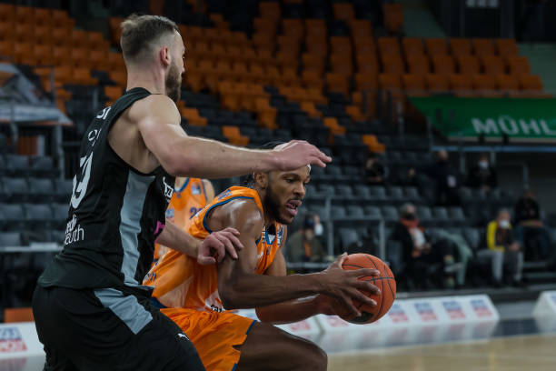 赛本身的保 赛本身的保